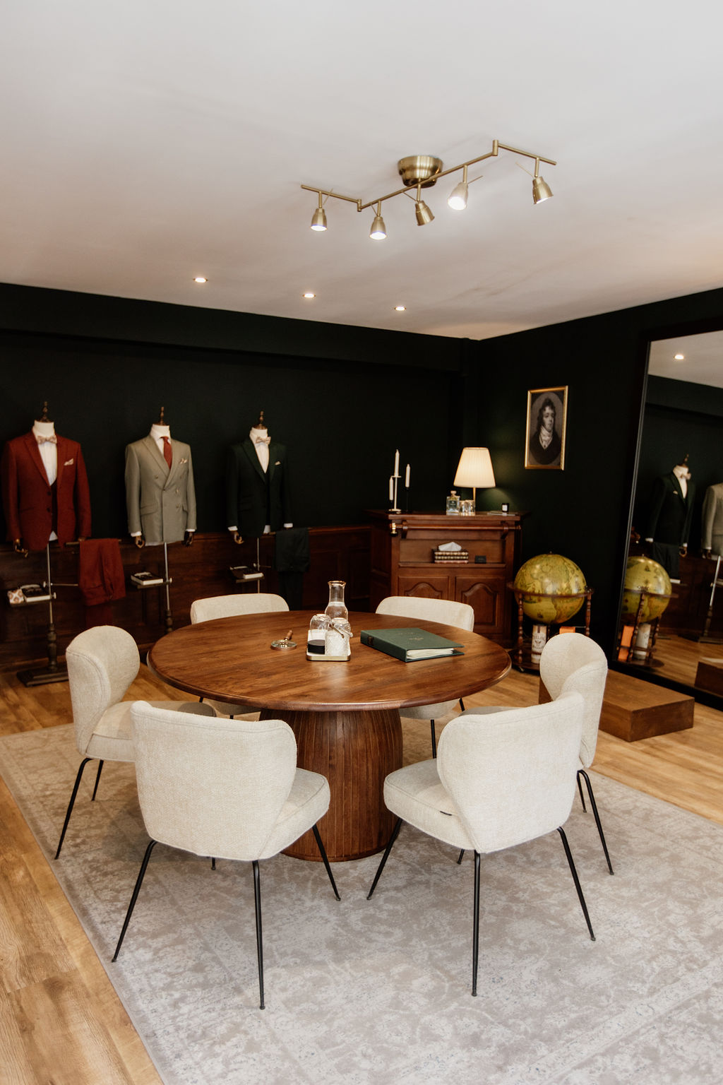 Intérieur de la boutique Blandin & Delloye à Clermont-Ferrand.