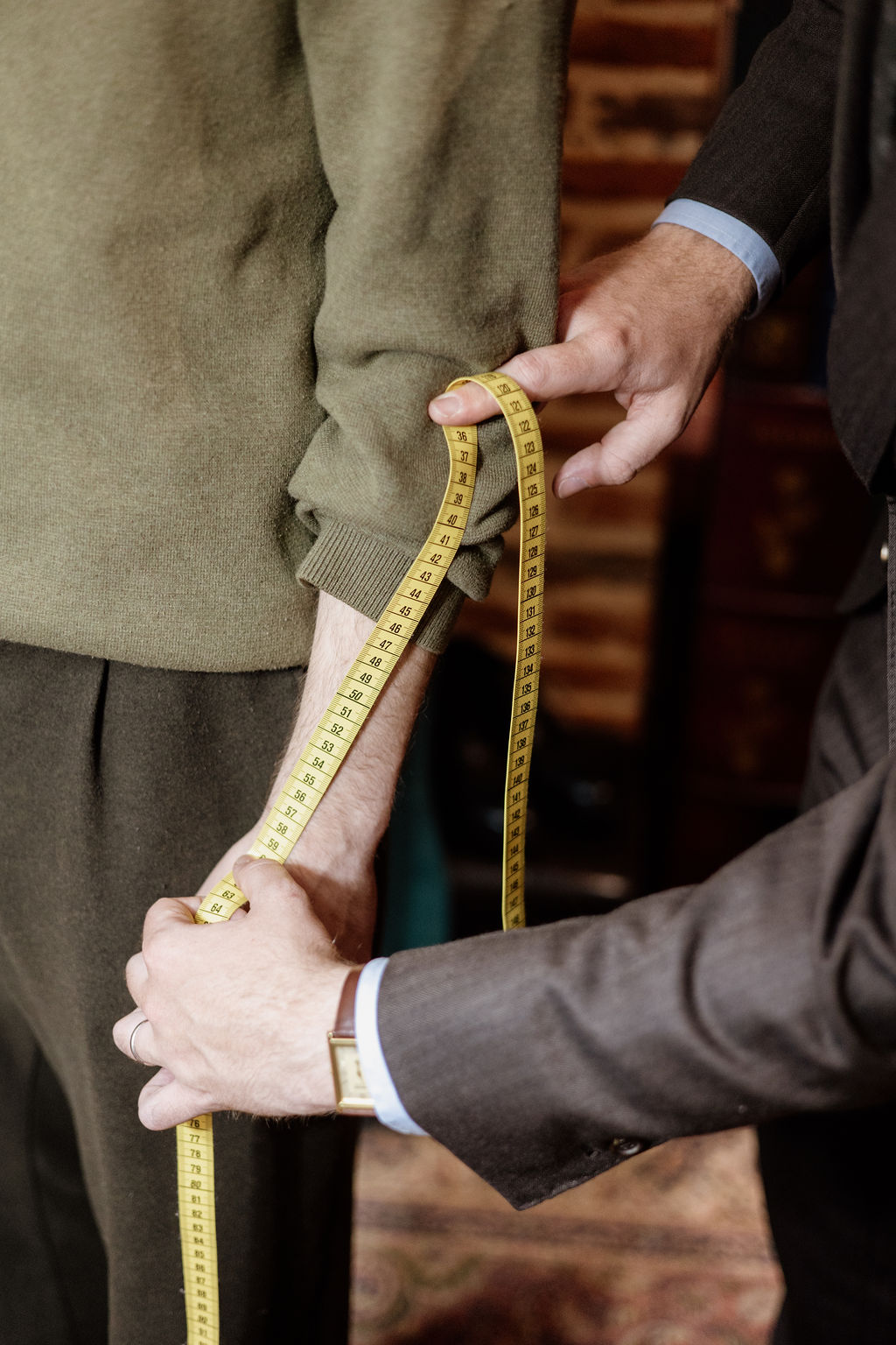 Made-to-Measure vs. Ready-to-Wear: An Obvious Choice