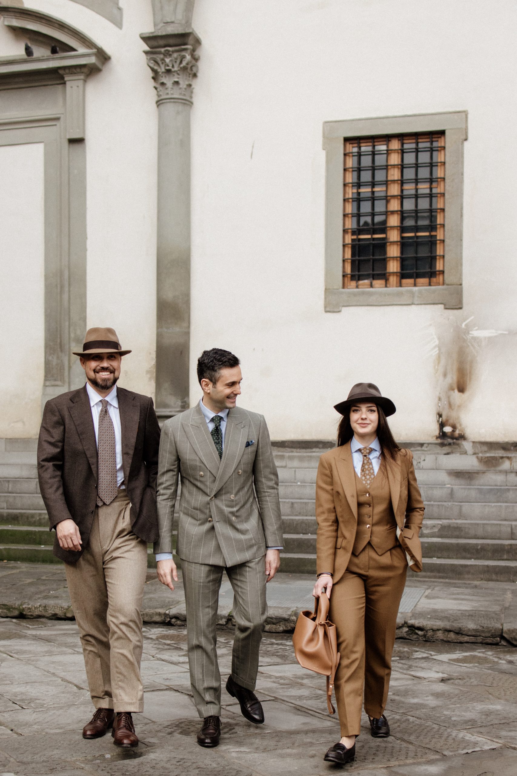Image descriptive des 3 modèles Blandin & Delloye incarnant l'univers sartorial.